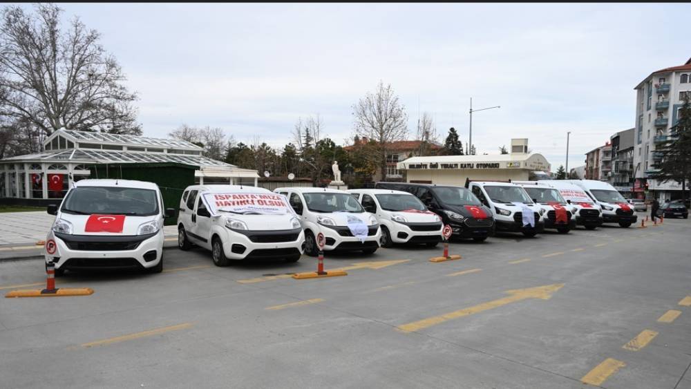 Isparta Belediyesi araç filosuna 9 araç daha kazandırıldı
