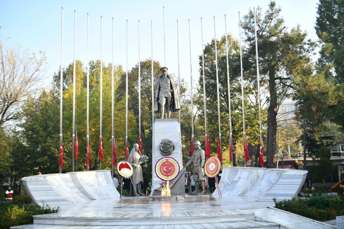 Gazi Mustafa Kemal Atatürk; Saygı, Minnet ve Rahmetle Anıldı