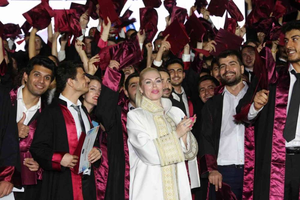 Akdeniz Üniversitesi Tıp Fakültesi’nden 438 hekim mezun oldu
