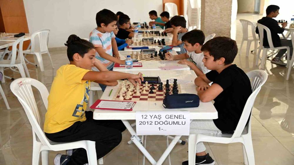 Manavgat Belediyesi’nden Cumhuriyetin 100. yılına özel satranç turnuvası
