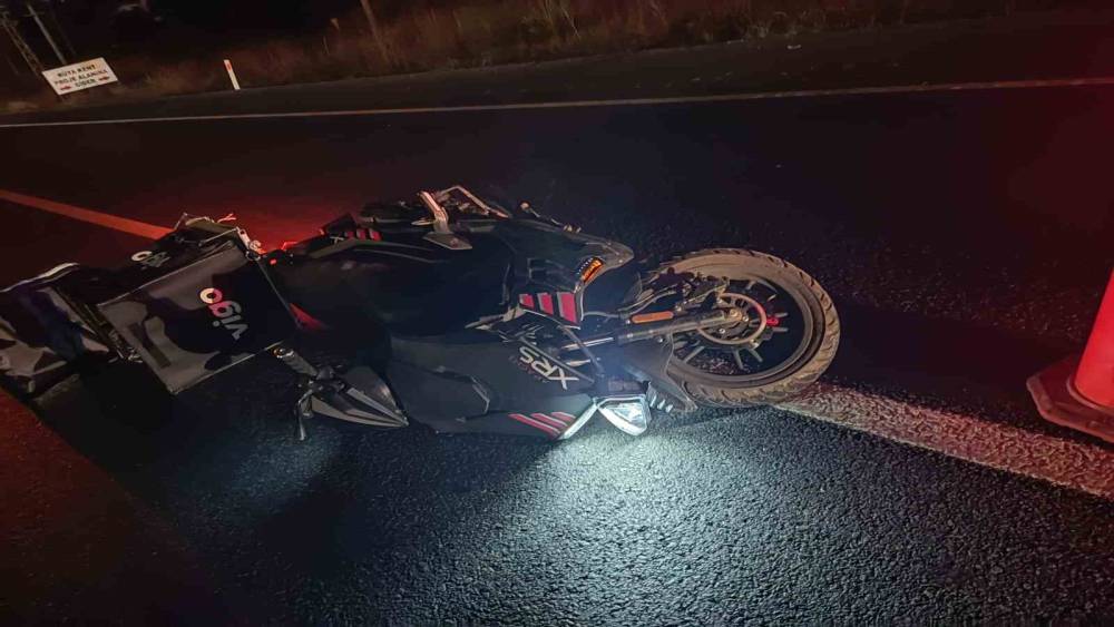 Bariyerlere çarpan motosiklet sürücüsü hayatını kaybetti
