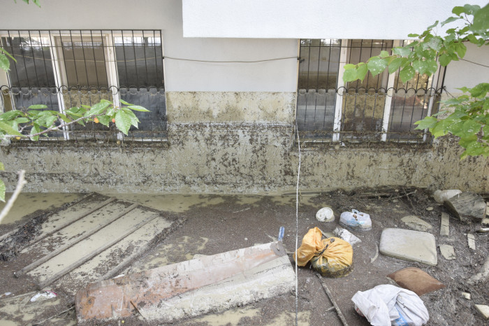 Burdur'da ölüme neden olan selin büyüklüğü, evin duvarındaki izde ortaya çıktı
