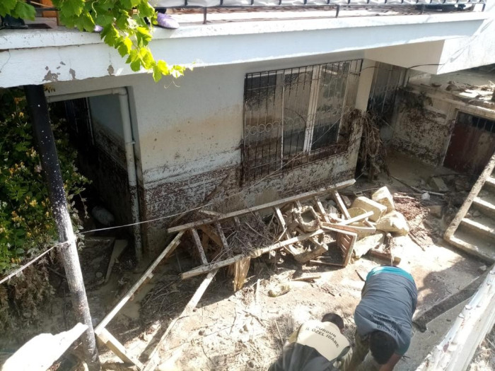 Burdur'da ölüme neden olan selin büyüklüğü, evin duvarındaki izde ortaya çıktı