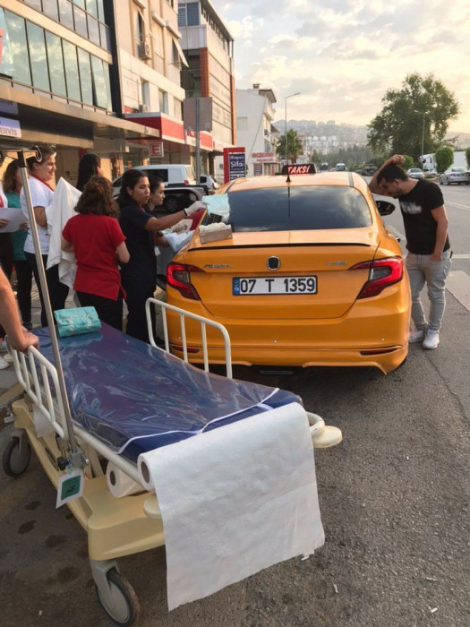 Antalya'da takside doğum mutluluğu