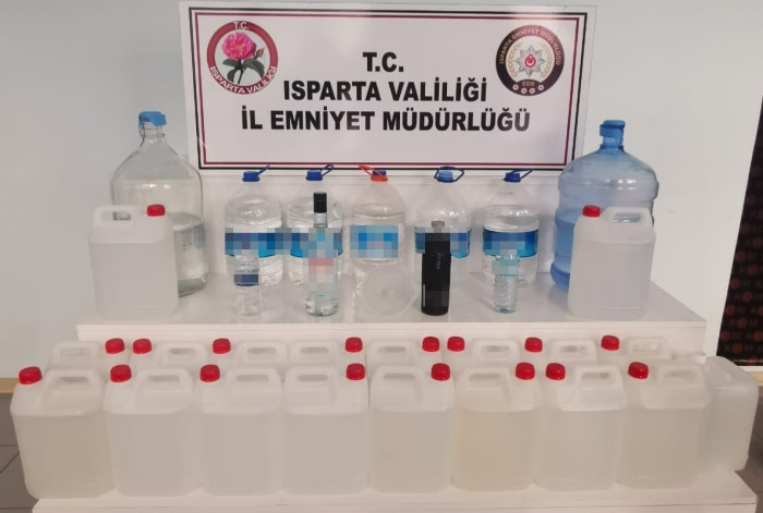 Isparta’da kaçakçılık ve sahte içki operasyonlarında 7 kişi yakalandı
