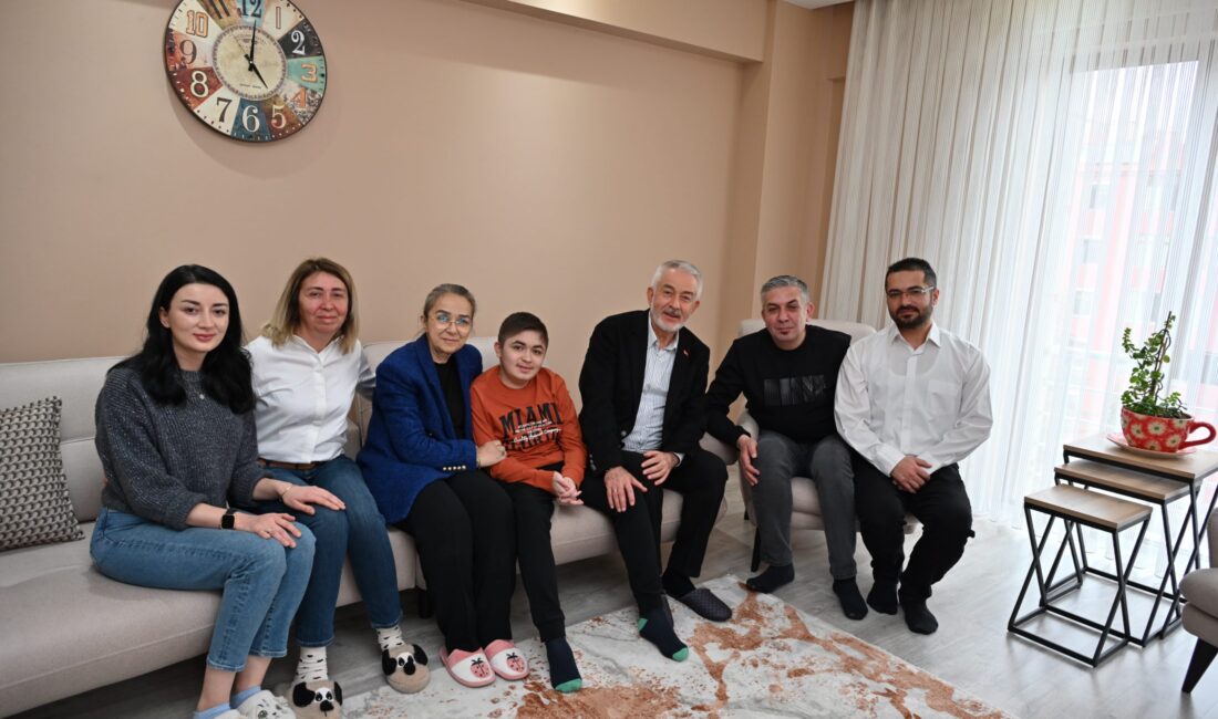 Başdeğirmen çifti Görkem Efe’yi ve ailesini ziyaret etti, Gökkubbe’de yardım