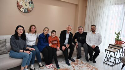 Başdeğirmen çifti Görkem Efe’yi ve ailesini ziyaret etti, Gökkubbe’de yardım