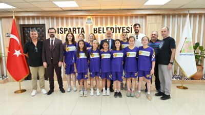 Isparta’nın ev sahipliğinde düzenlenen Okul Sporları Basketbol Küçükler Türkiye Şampiyonası’nda