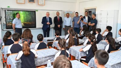 Isparta Belediye Başkanı Şükrü Başdeğirmen, öğrencilerin daveti üzerine Naşide Halil